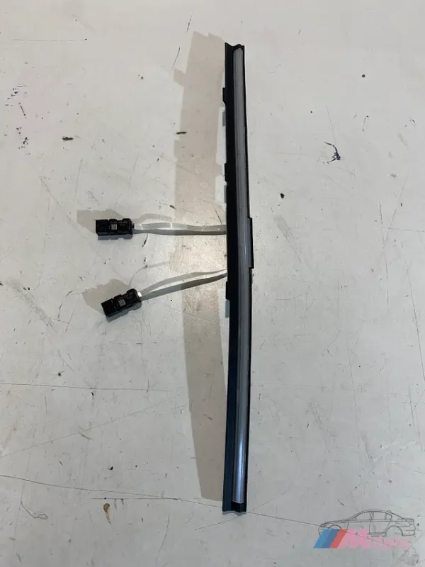VW GOLF VIII SIERSTRIP DASHBOARD MET LICHT 5H1947096 Különleges ajánlat