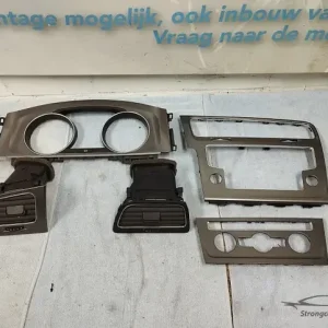 Végkiárusítás Dashboard inleg Volkswagen Golf7 5G1 5G0857059/5G1819743