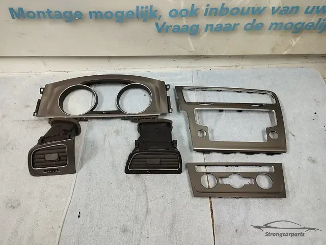 Végkiárusítás Dashboard inleg Volkswagen Golf7 5G1 5G0857059/5G1819743