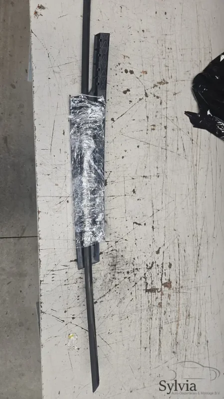 Rendeld meg most Portier deurrubber en kunststofdeel voor rechts BMW 3 serie F30 F31