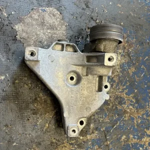 Volkswagen Polo (6R) Dynamo Steun 03C903143B Olcsóbb