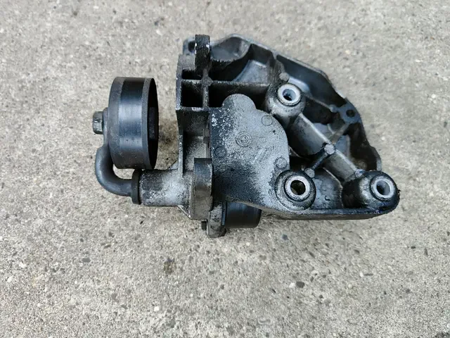 Airco compressor montage steun spanrol 3 serie E46 64557787319 7787319 Korlátozott ajánlat