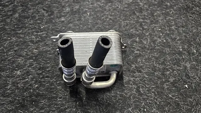 Kedvezményes ár Warmetewisselaar oliekoeler BMW 5 / 6 / 7 serie E60 E61 E63 E64 E65 E66 17117534896 7534896