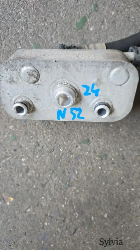 Warmtewisselaar oliekoeler automaatbak met Leiding BMW Z4 E85 E86 N52 17227577645 27577645 Legnépszerűbb