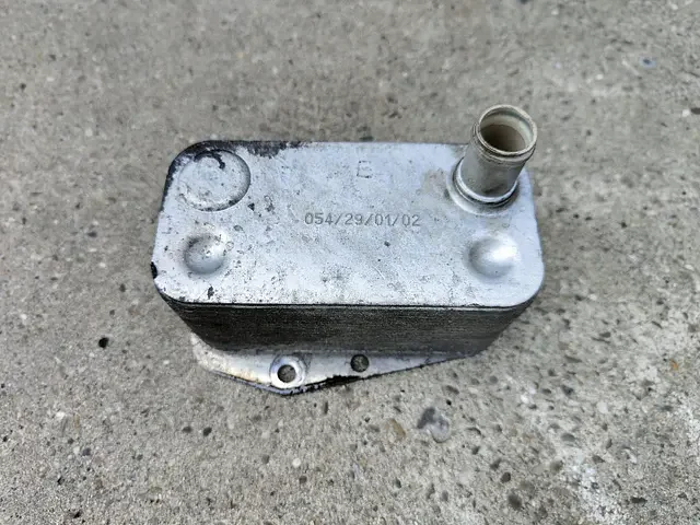 Prémium Warmetewisselaar oliekoeler BMW 1 / 3 / 5 / X3 serie E87 E46 E60 E61 E83 11427787698 7787698