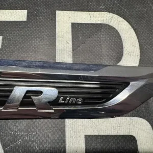 Volkswagen Tiguan 5NA R-Line Embleem Rechts Voor 5NA853688B Kihagyhatatlan ajánlat