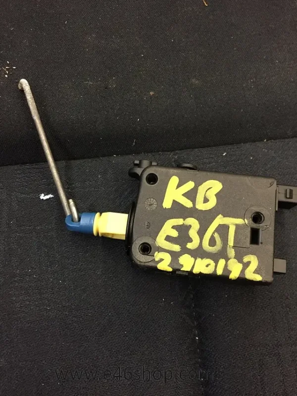 Azonnal elérhető Kofferbakslot motor BMW E36 Touring oem 8361142