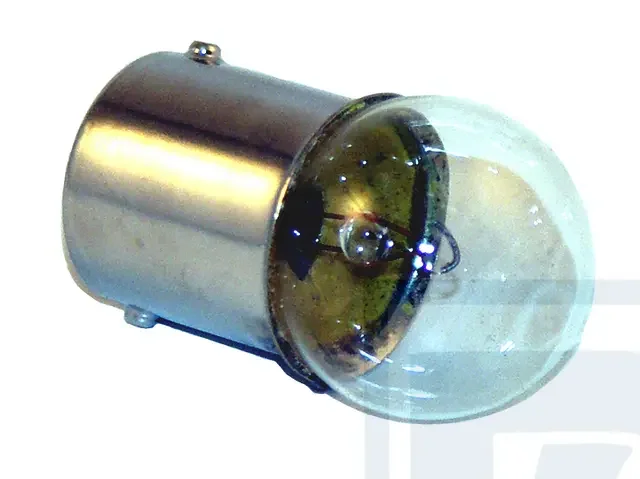 Volvo Lamp 6 volt bol 5 wat bajonet oa Kentekenverlichting 15mm diam Volvo onderdeel nr 182007 Végkiárusítás