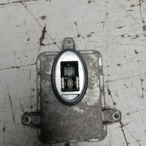 Xenon Starter ballast module BMW 3 / 4 / 5 / 7 / X3 / X4 / X5 / X6 / Z4 serie F01 F02 F03 F1x F2x F3x F8x E8x 63117317408 7317408 Vedd meg online