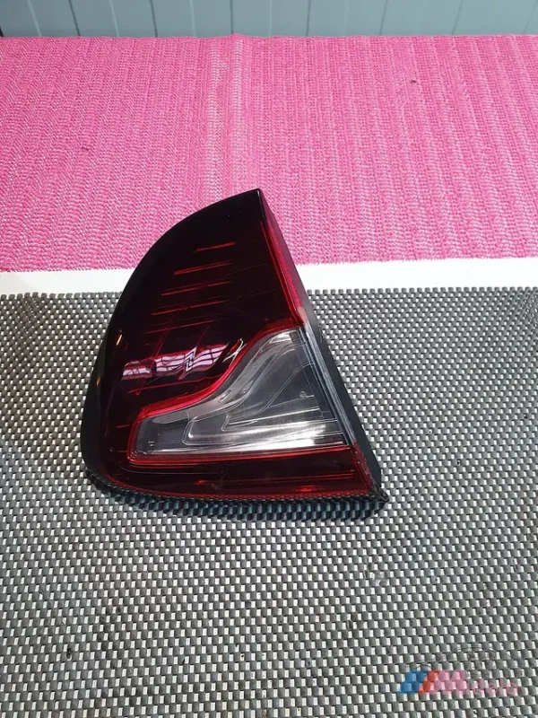 Rendeld meg most renault captur achterlicht links in de achterklep 265555726 r