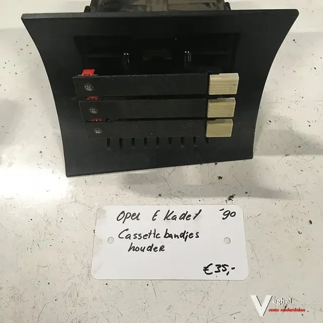 Alacsony ár Opel E Kadet 1.4 1990 Cassettebandjes houder werkend