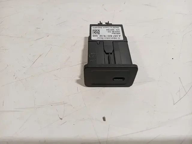 Vedd meg most Aux poort Mercedes-Benz Citan