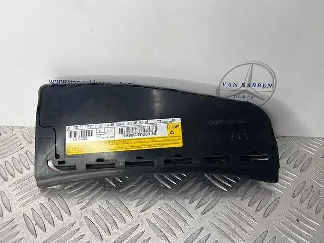 Airbag stoel (zitplaats) van een Mercedes A-Klasse Biztonságos fizetés