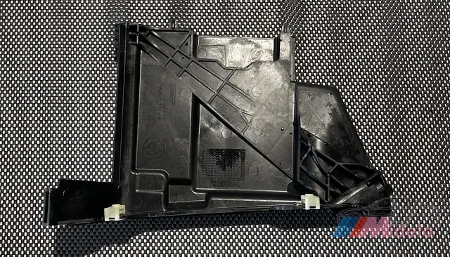 BMW F40 ACCUBAK 51717473113 Expressz kézbesítés
