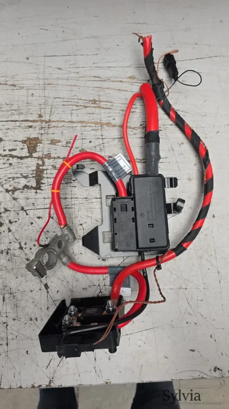 Kabelboom hoofdstroom pluskabel met zekeringkast BMW Z4 E85 E86 61126953424 6953424 61138387546 8387546 Árcsökkenés