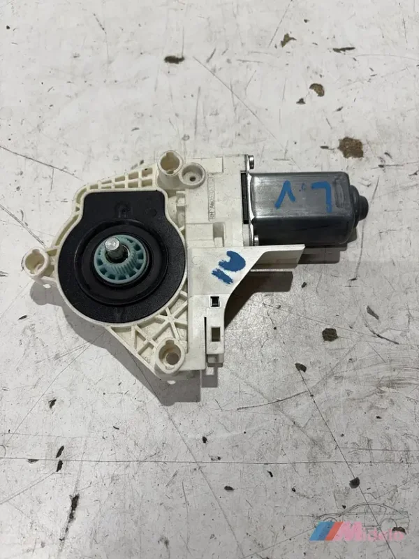 Prémium AUDI A1 RAAMMOTOR LINKS VOOR 8K0959801C