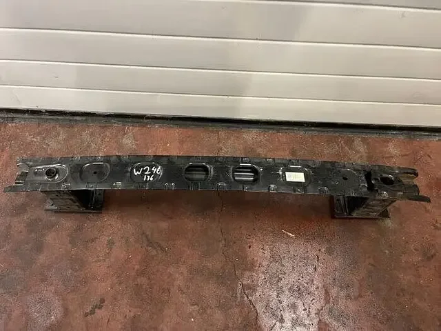 Bumperframe achter van een Mercedes B-Klasse Újdonság
