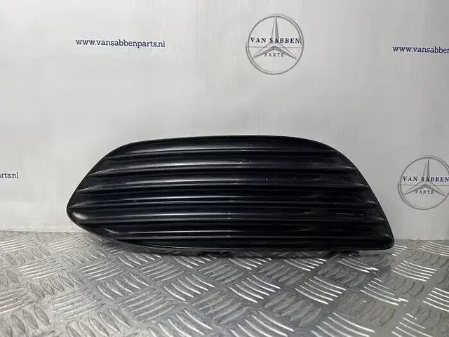 Bumper Rooster van een Mercedes C-Klasse Vedd meg most