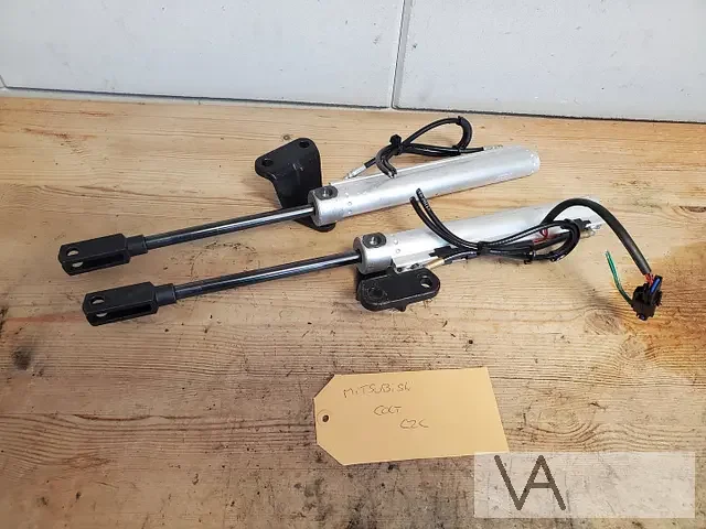 Mitsubishi Colt czc cabrio hydraulische cilinder dakcilinder Ne maradj le