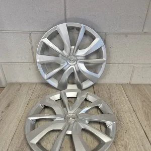 Opel Corsa F 2020 - 2025 wieldop set van 2 - 15 inch - €30 Vedd meg most