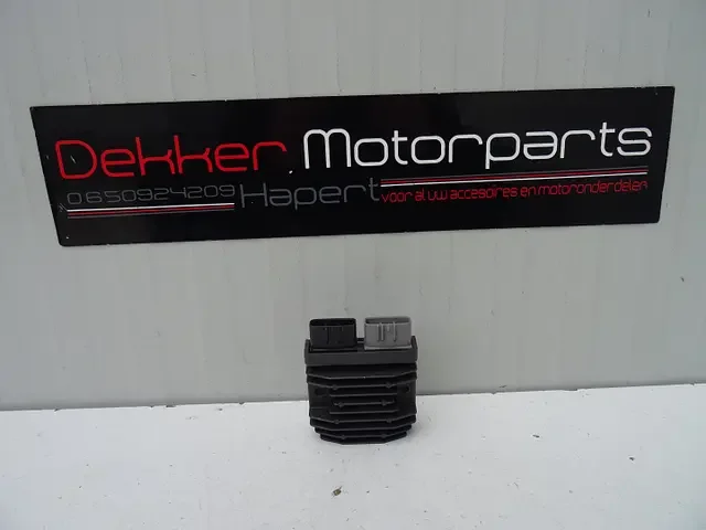 Nézd meg most Spanningsregelaar / Regulator Ducati Supersport 939 / 950