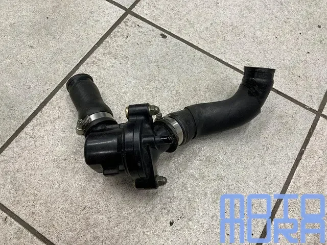 Thermostaat voor de Yamaha R1 2004 - 2006 RN12 thermostaathuis huis YZF-R1 RN 12 202327 Nézd meg most