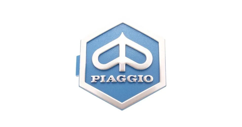 Embléma Piaggio 3D hatszögletű 32x37mm kék-ezüst OEM Szuper ajánlat